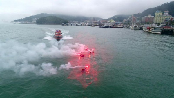 완도군은 지난 17일 완도항 인근해상에서 해상 선박 충돌사고를 가정한 대규모 재난대응 안전한국 훈련을 실시했다 (2).jpg