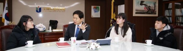 [크기변환]장석웅교육감고흥삼남매와특별한만남(2).JPG
