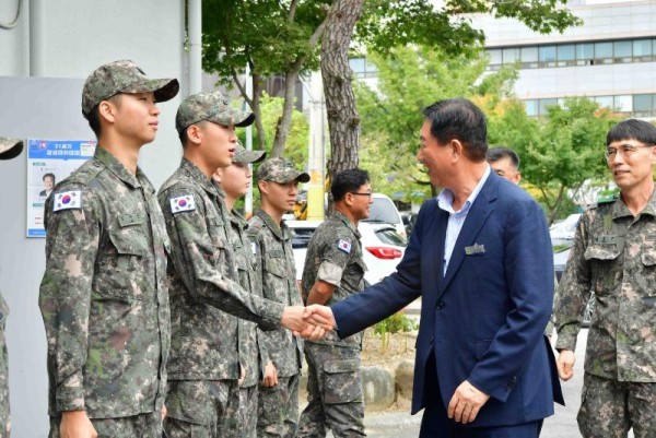 지난달 25일 유관기관 및 시설을 위문한 김한종 장성군수 (3).JPG