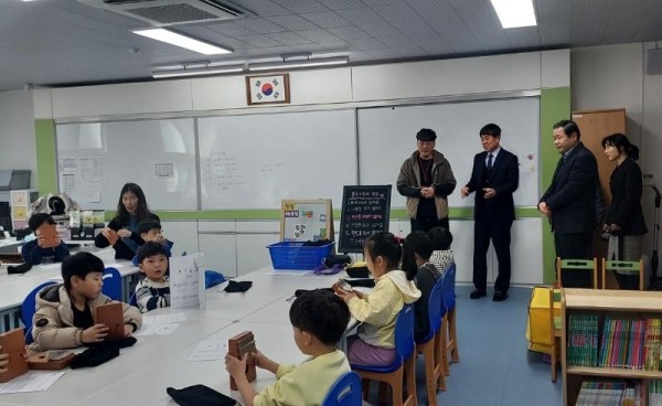 순천율산초등학교 방문 사진1.jpg